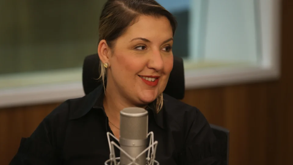 Perfil Daniella Marques Flávio Bolsonaro