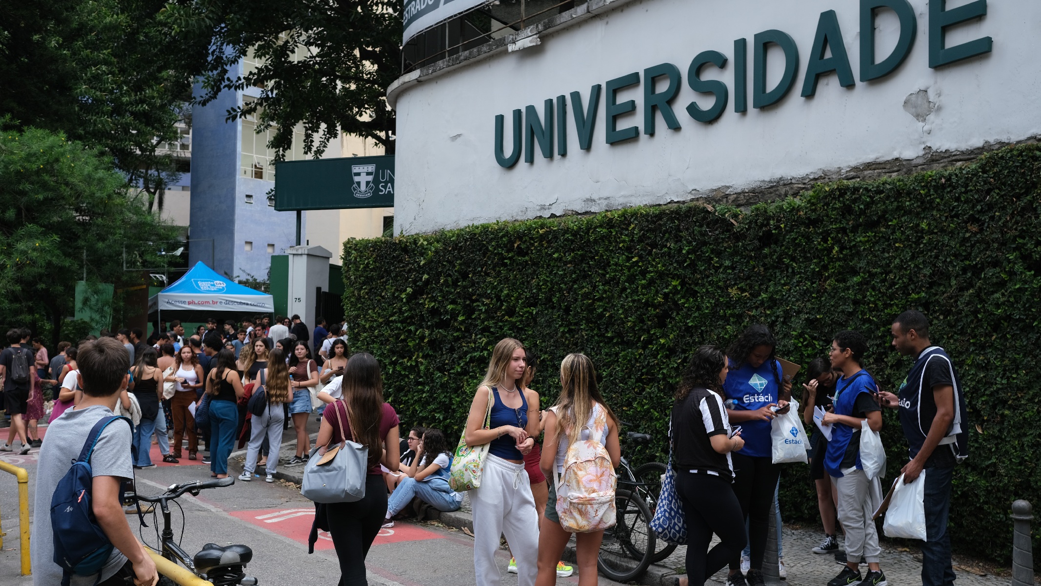 Universidades suspendem aulas a pedido de DCEs que fazem campanha pró-Lula