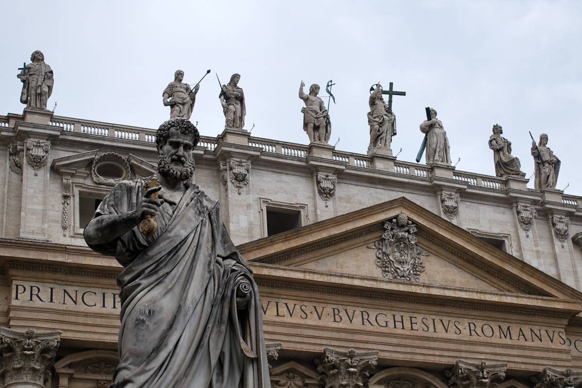 Vaticano aponta secularização como causa de crise na transmissão da fé cristã