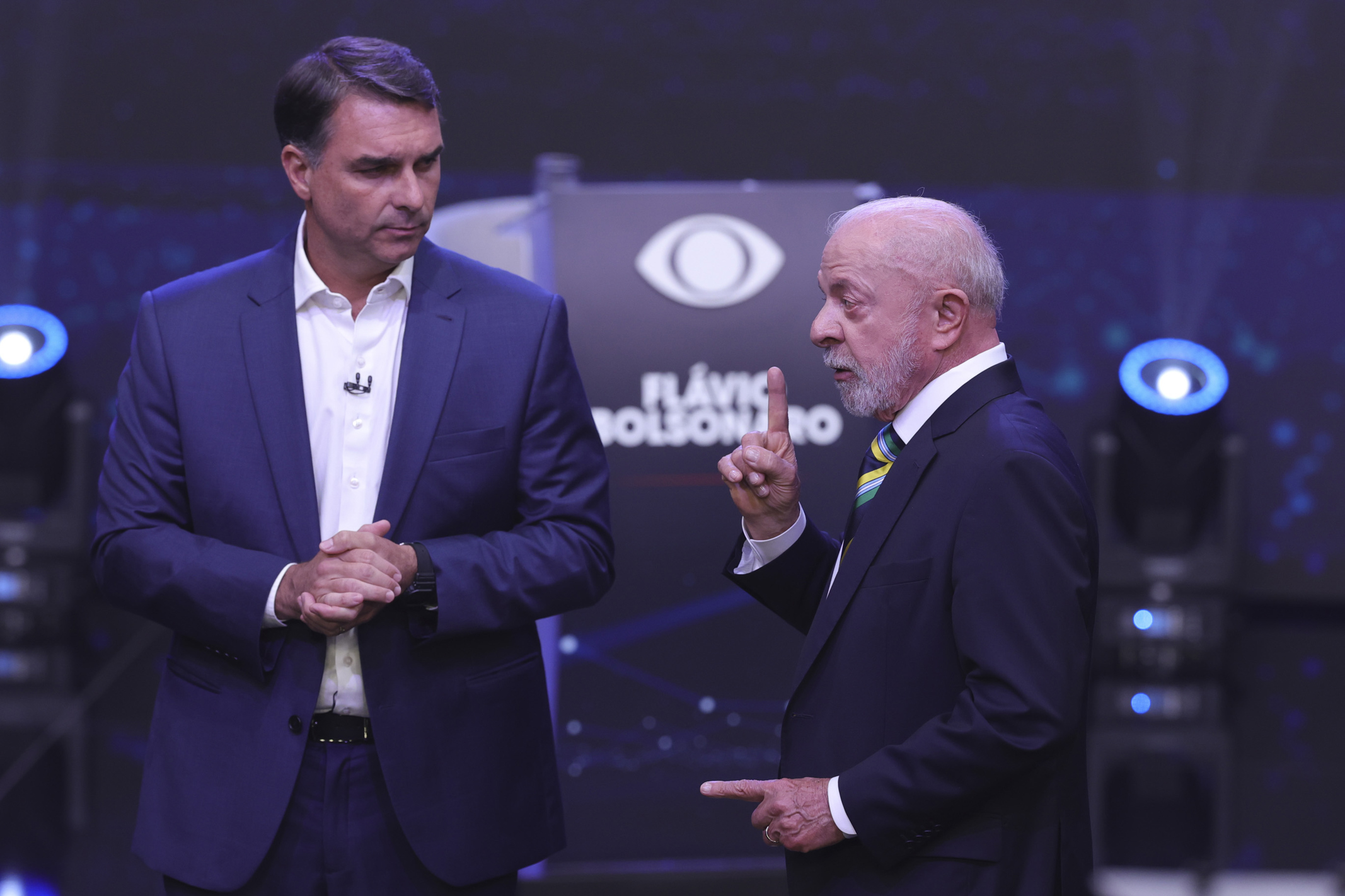 Lula pede que Mendonça seja “árbitro” da divulgação de sigilos e pressiona Flávio