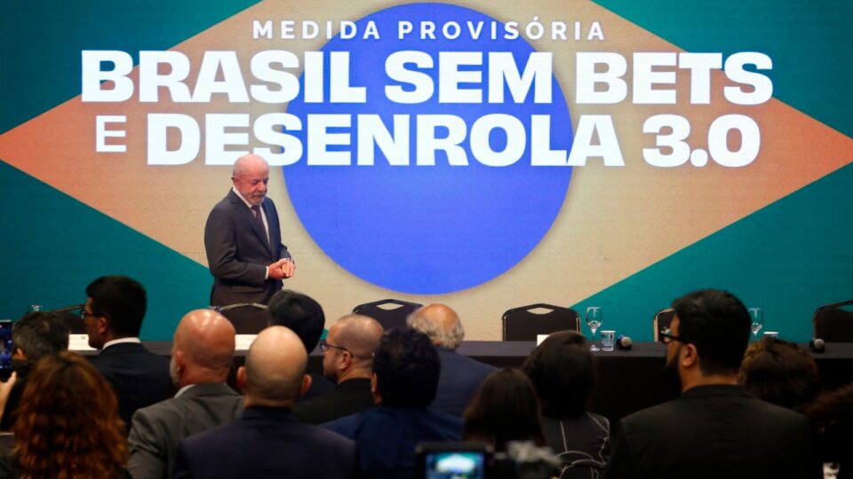 Governo convoca bancos para aderir ao Desenrola 3.0 e negociar R$ 90 bilhões