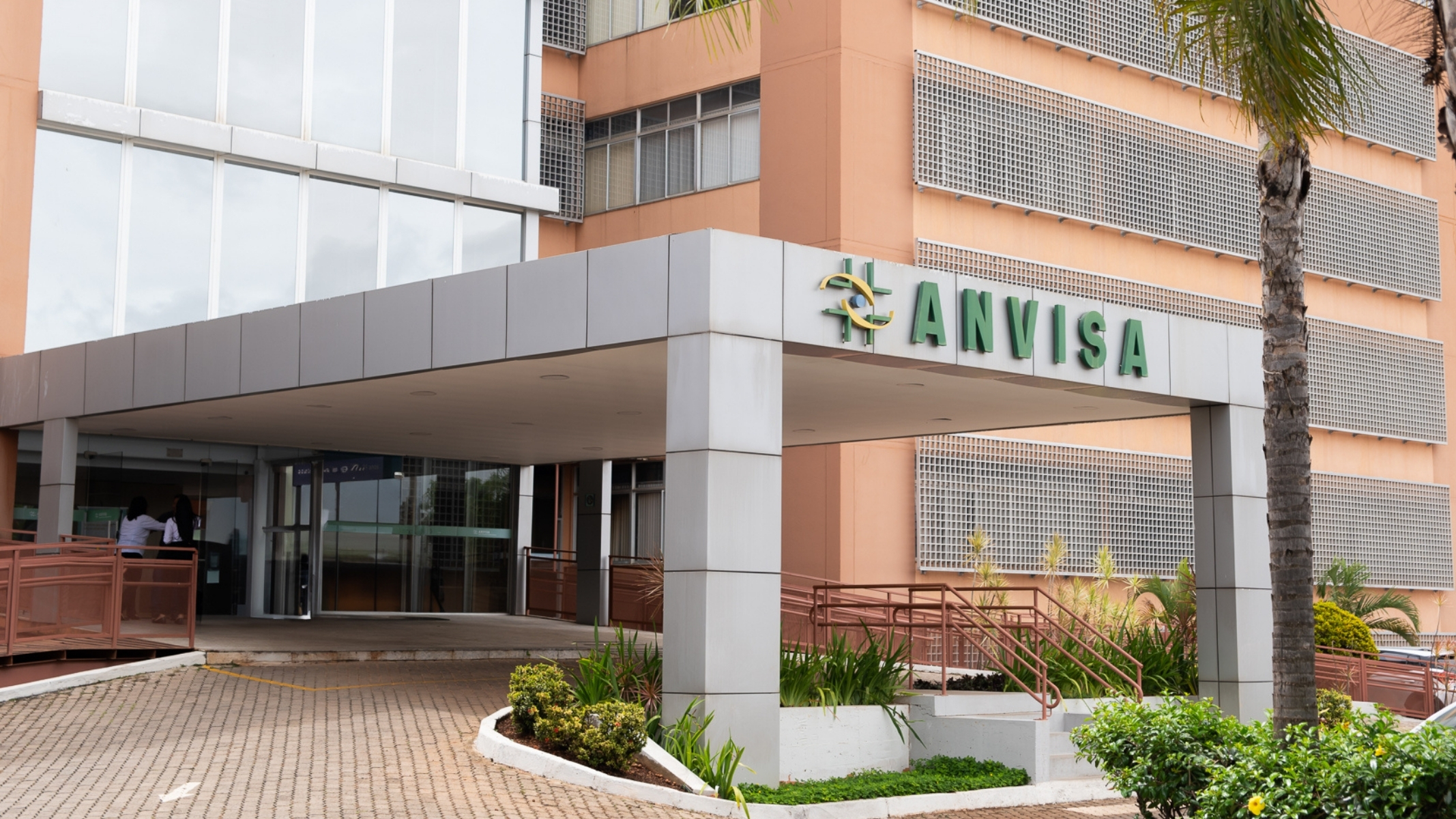 Anvisa anuncia novos recolhimentos de produtos de limpeza