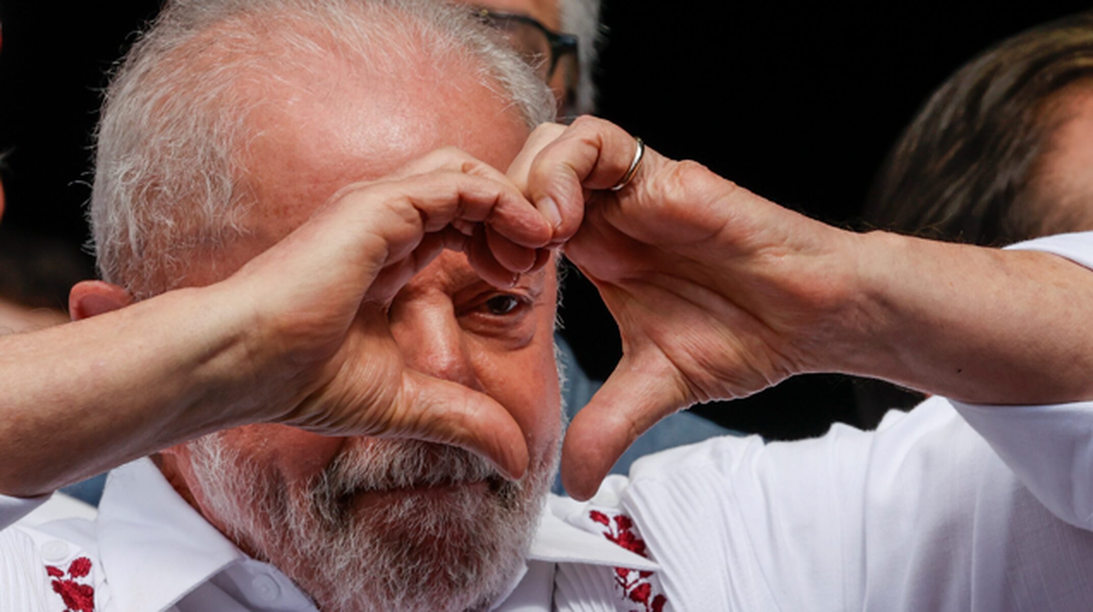 Lula abusa das contas públicas e medidas eleitoreiras já beiram R$ 300 bilhões