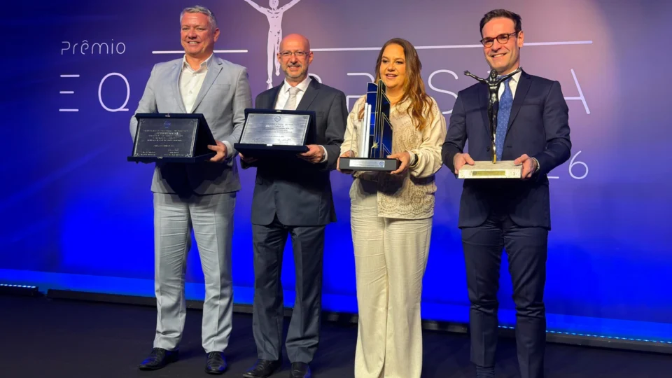 Executivos reconhecidos na 41ª edição do Prêmio Equilibrista 2026, promovido pelo IBEF-PR, durante cerimônia realizada no Castelo do Batel, em Curitiba. Considerado o Oscar paranaense de Finanças, o prêmio destaca profissionais que contribuem para a excelência da gestão financeira e o desenvolvimento das empresas.