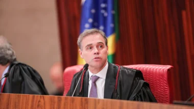 Medonça descarta ser "árbitro" de sigilos de Lula e Flávio e diz que TSE não fiscaliza "desafios"