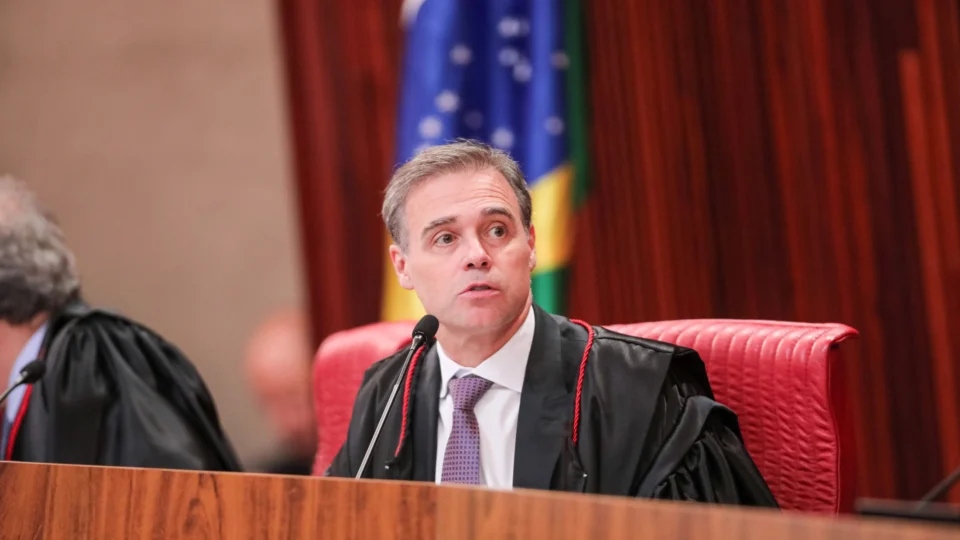 Medonça descarta ser "árbitro" de sigilos de Lula e Flávio e diz que TSE não fiscaliza "desafios"