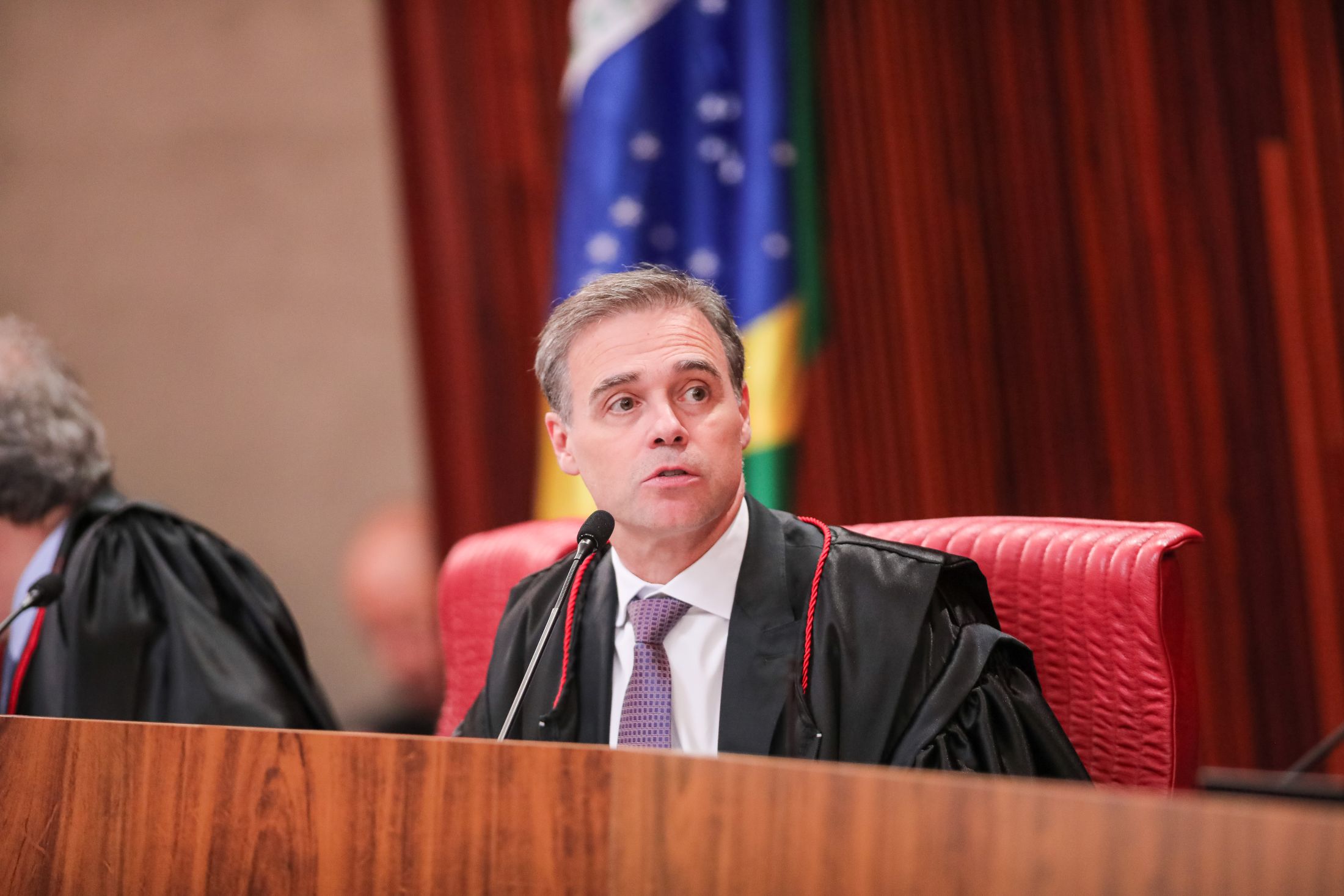 Medonça descarta ser “árbitro” de sigilos de Lula e Flávio e diz que TSE não fiscaliza “desafios”