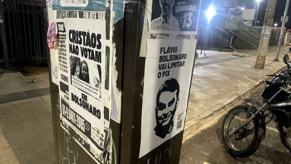 Militância de esquerda mobiliza jovens para buscar votos de idosos e indecisos