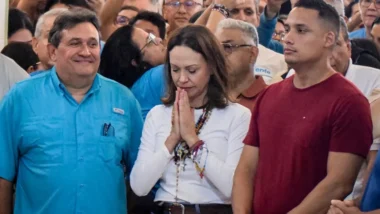 María Corina retorna à Venezuela após mais de dez meses fora do país: “Estou aqui, com vocês”