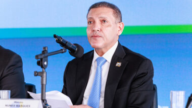 Presidente do TSE Kassio Nunes Marques afirma que liminar após as 17h criou dificuldades para apuração.