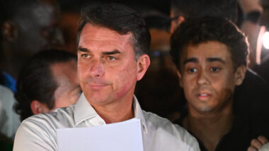 Após a proclamação do resultado, Flávio Bolsonaro anunciou que contestará o resultado da eleição.