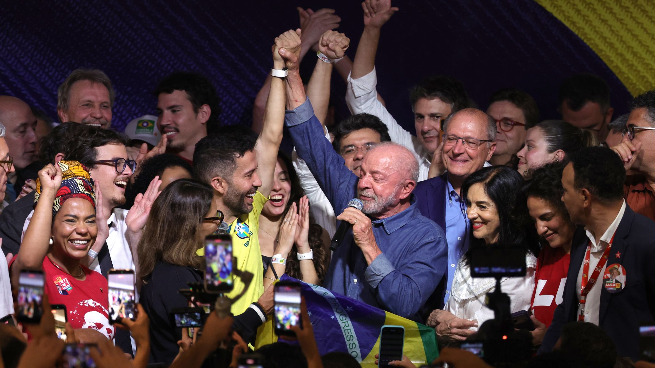 Flávio contesta derrota, mas autoridades eleitorais sustentam vitória de Lula