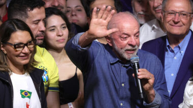 Petista venceu após pacote de bondades e mercado reage com pessimismo.