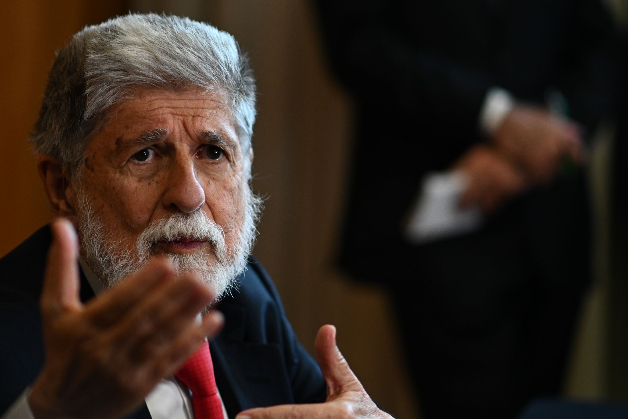 Amorim diz que Trump está “mal informado” sobre eleições brasileiras
