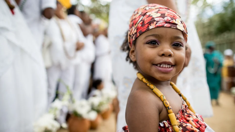 O Dia Nacional de Zumbi e da Consciência Negra é celebrado em 20 de novembro e marca a luta e a resistência da população negra no Brasil.