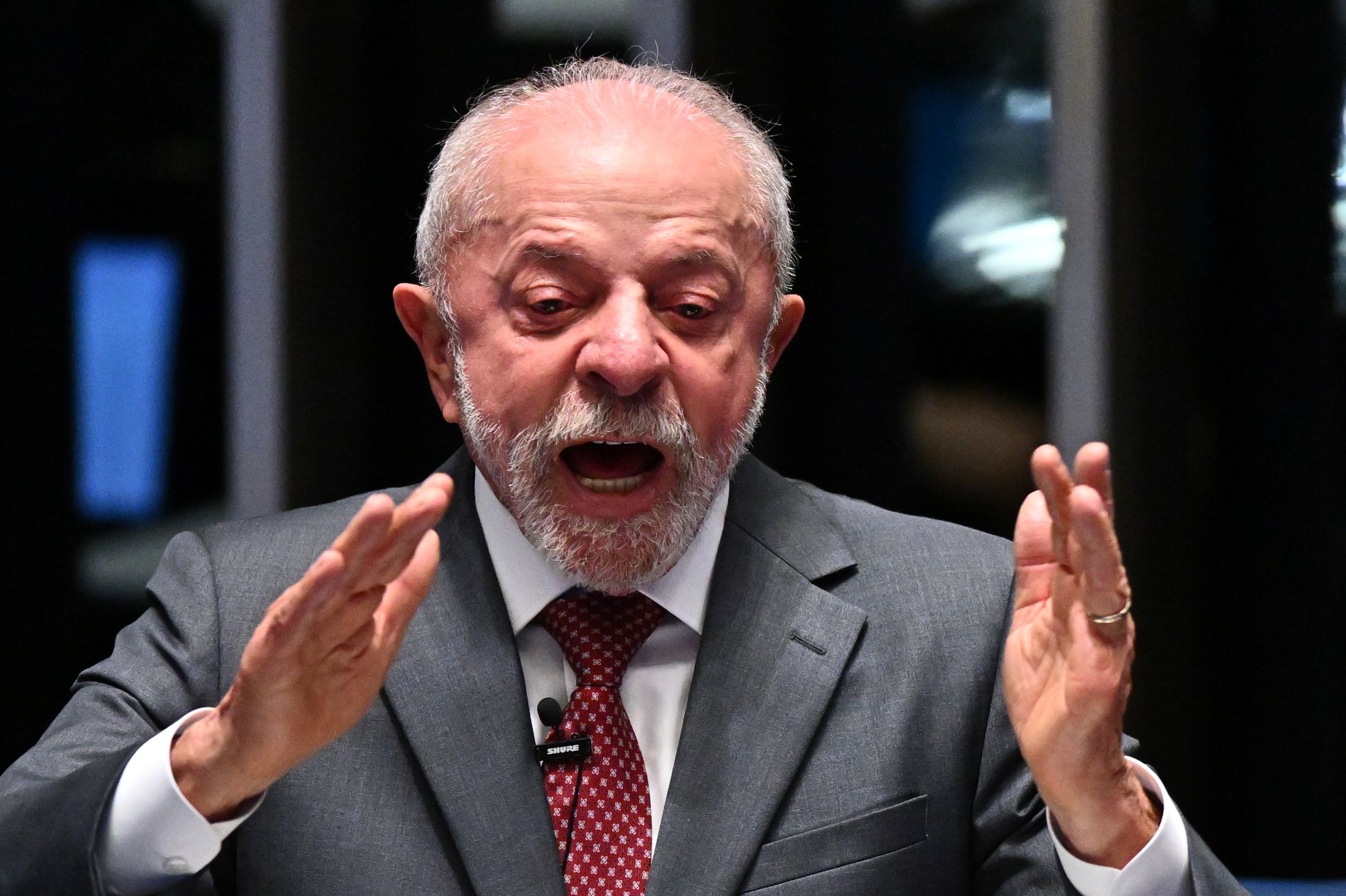 Lula chama viagem de Flávio de “vergonhosa” e lembra da própria prisão na Lava Jato