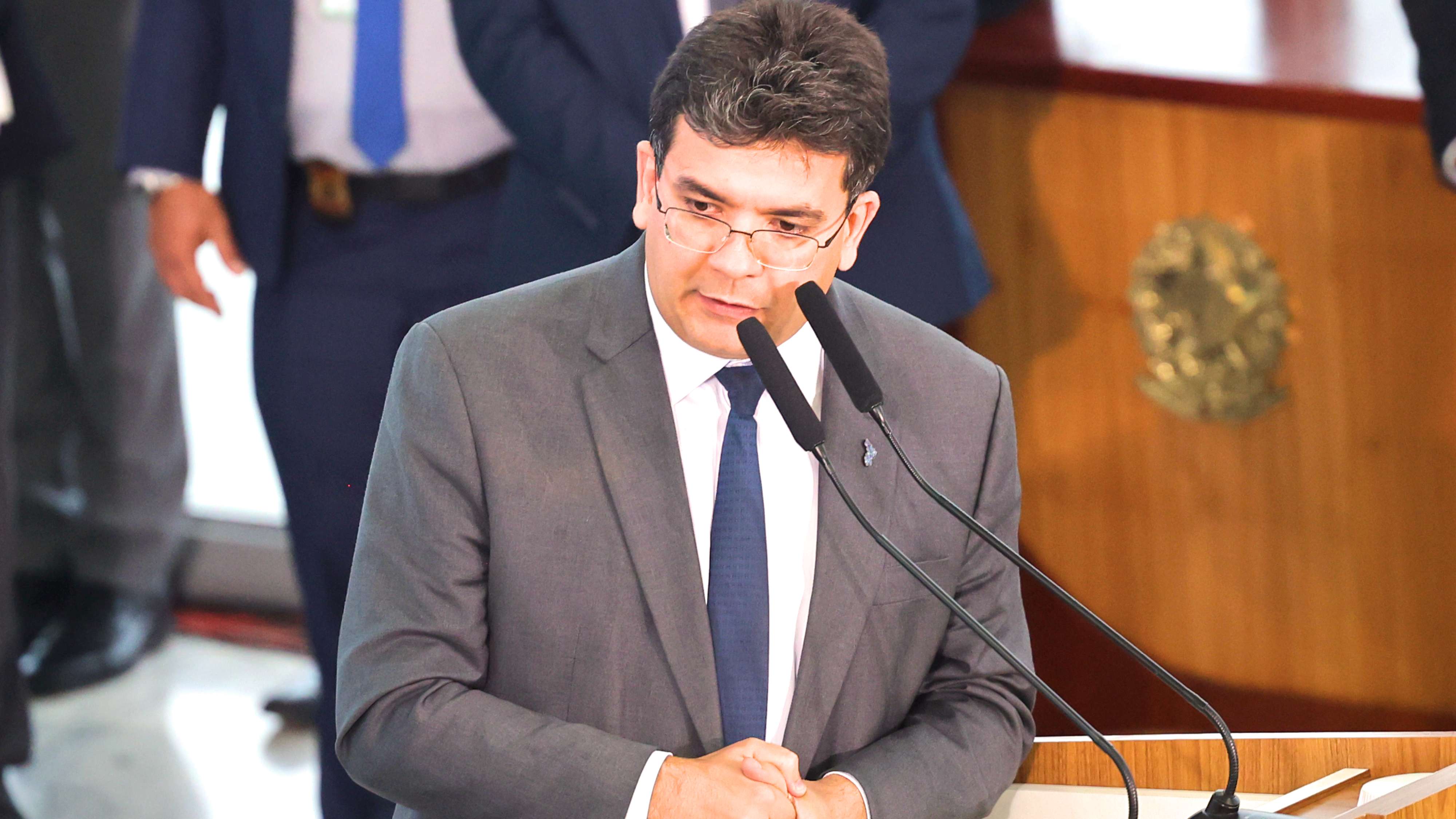 Cotado para a Fazenda, Rafael Fonteles enfrenta questionamentos sobre contas do Piauí