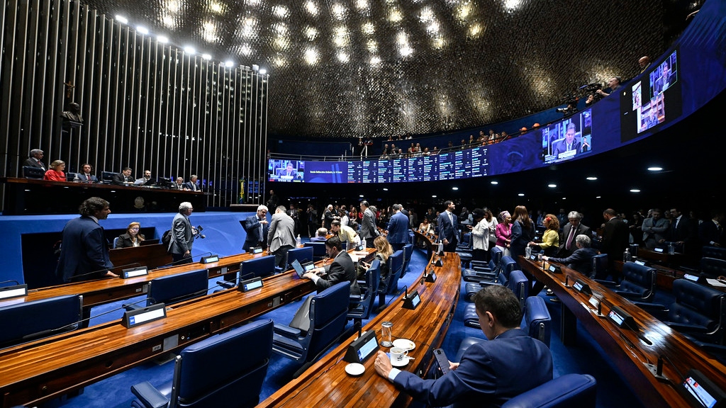 PT tentará votar PEC da Segurança sem redução da maioridade até o fim do ano