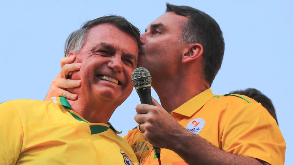 jair bolsonaro flávio bolsonaro direita conservadorismo