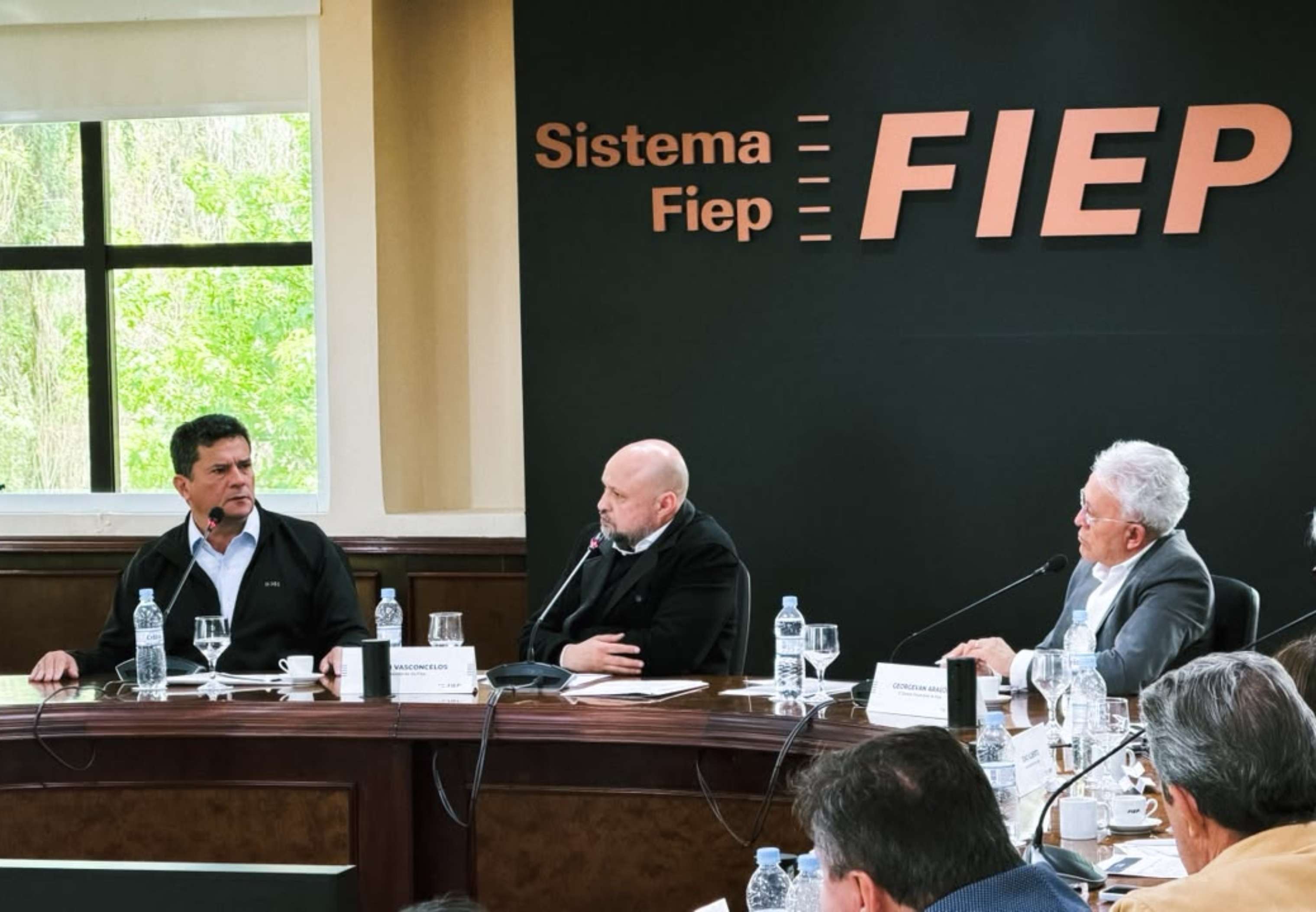 Moro promete perfil técnico, enxugamento da máquina e canal direto com indústrias