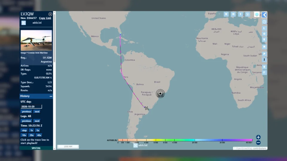 Aeronave deixou o senador em aeroporto executivo e retornou pelo mesmo trajeto, passando pelo Equador.