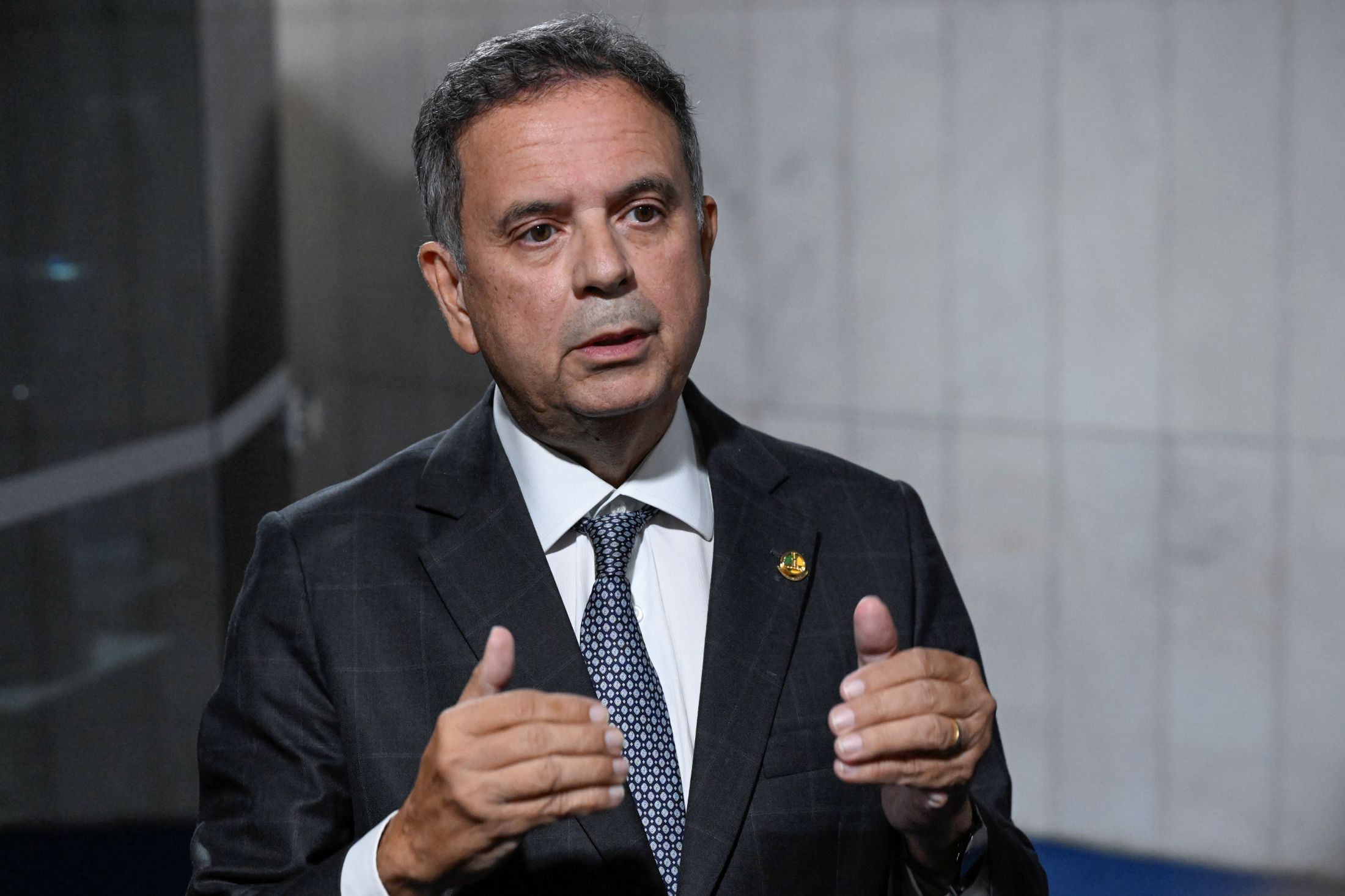 Defesa de Bolsonaro pede autorização para visita de Rogério Marinho