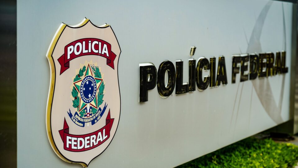 Peritos da PF rebatem laudo da defesa de Vorcaro