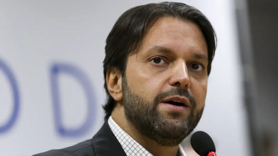 BYD pede a Lula acordo com a China para transferência de tecnologia