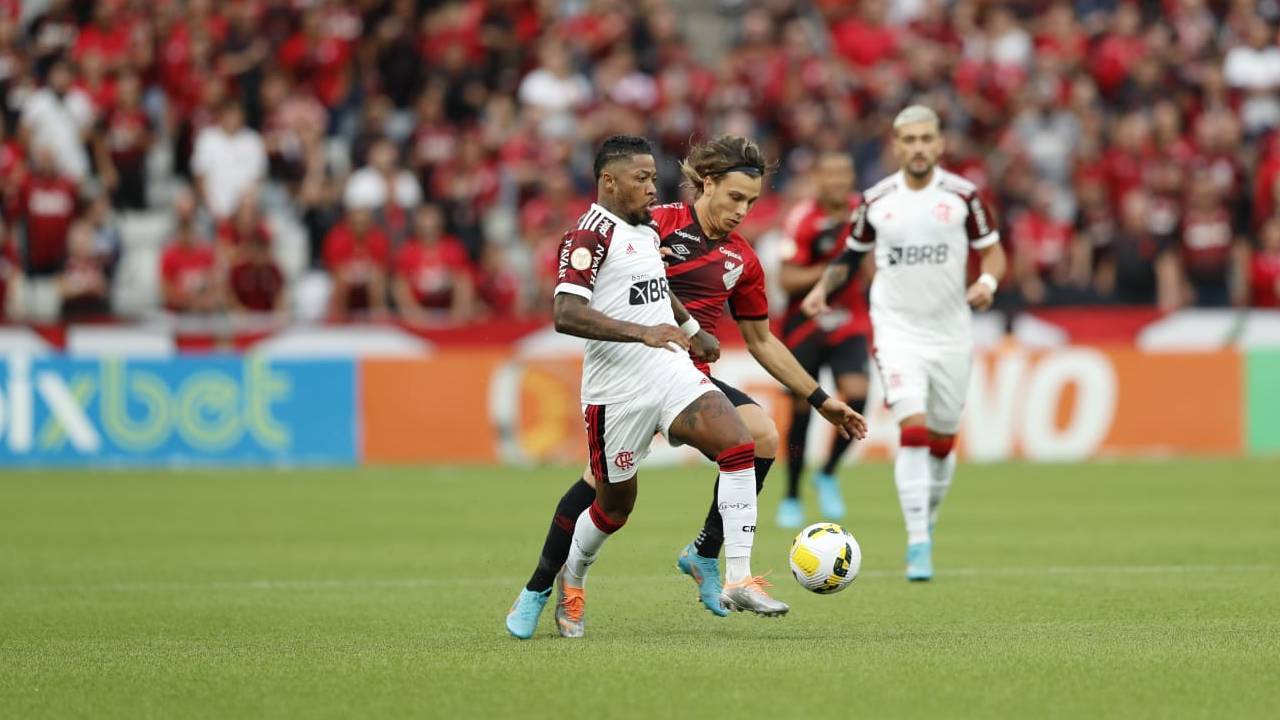 [COMENTE] Como você avalia o desempenho do Flamengo na derrota diante do Athletico-PR?