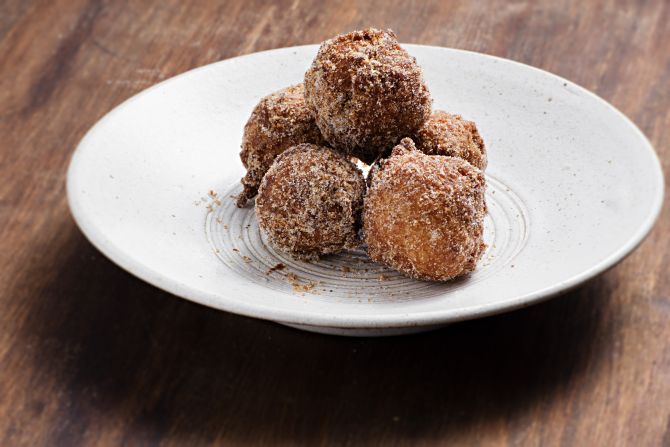 Bolinho de chuva tradicional. Foto: Alexandre Mazzo / Gazeta do Povo Bolinho de chuva tradicional. Foto: Alexandre Mazzo / Gazeta do Povo