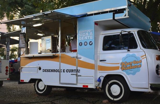 Food truck vende sobremesa húngara Food truck vende sobremesa húngara