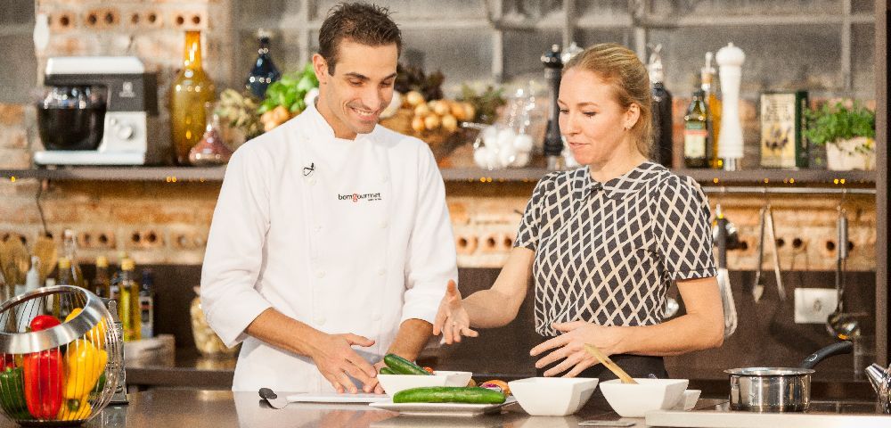 Chefs Guilherme Guzela e Gabriela Carvalho. Foto: Fernando Zequinão/Gazeta do Povo Chefs Guilherme Guzela e Gabriela Carvalho. Foto: Fernando Zequinão/Gazeta do Povo