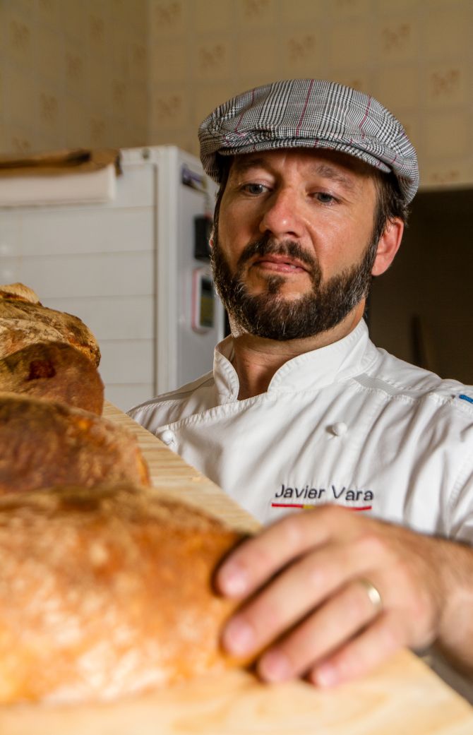 O padeiro espanhol Javier Vara tem uma longa tradição familiar: seu objetivo é ensinar as técnicas de produção artesanal no Brasil. Foto: Divulgação. O padeiro espanhol Javier Vara tem uma longa tradição familiar: seu objetivo é ensinar as técnicas de produção artesanal no Brasil. Foto: Divulgação.