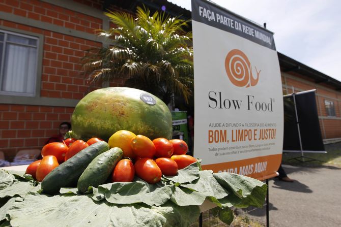 A ação foi criada pelo movimento Slow Food. Foto: Jonathan Campos / Gazeta do Povo. A ação foi criada pelo movimento Slow Food. Foto: Jonathan Campos / Gazeta do Povo.