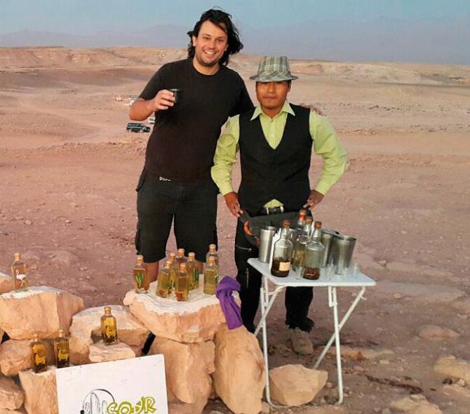 Dudu no Valle dela Luna, em San Pedro de Atacama, no Chile. Foto: Divulgação Dudu no Valle dela Luna, em San Pedro de Atacama, no Chile. Foto: Divulgação