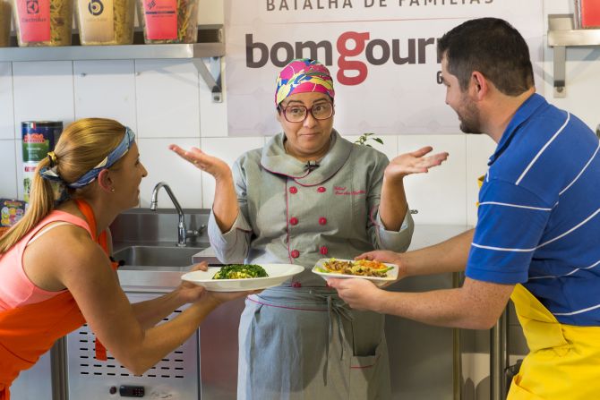 A chef Eva dos Santos escolhe um vencedor toda semana. Foto: Fred Kendi / Gazeta do Povo. A chef Eva dos Santos escolhe um vencedor toda semana. Foto: Fred Kendi / Gazeta do Povo.