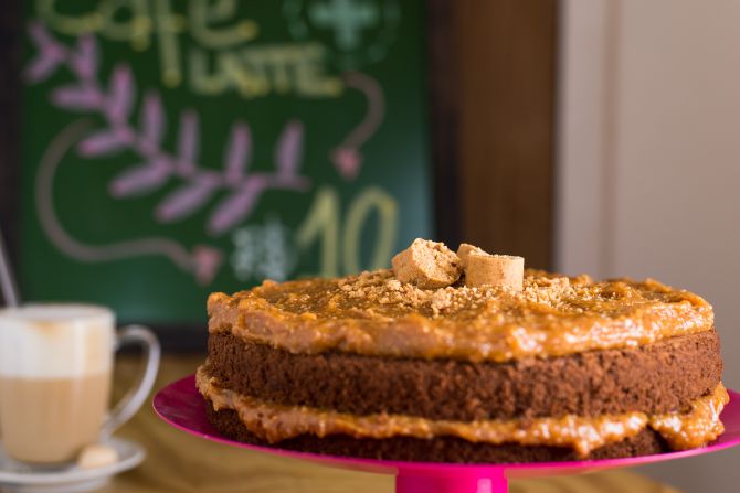 Bolo de paçoca, um dos best sellers d'A Loja da Torta. Foto: Fred Kendi/Gazeta do Povo Bolo de paçoca, um dos best sellers d'A Loja da Torta. Foto: Fred Kendi/Gazeta do Povo