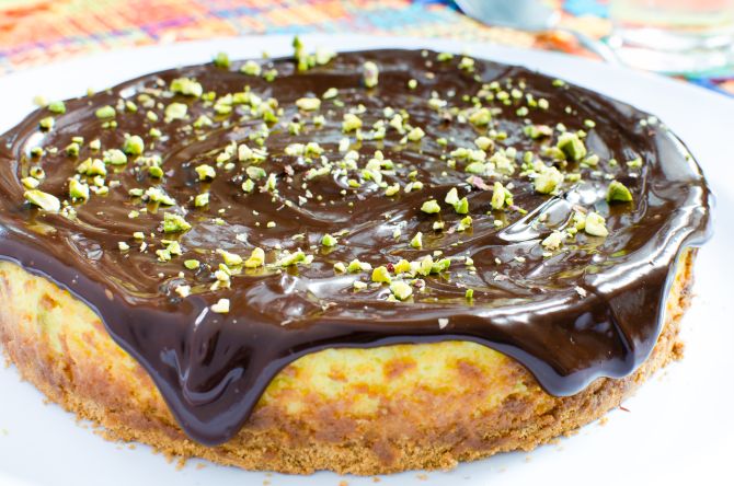 Cheesecake de pistache com ganache de chocolate, da Tortelier. Foto: Fred Kendi/Gazeta do Povo Cheesecake de pistache com ganache de chocolate, da Tortelier. Foto: Fred Kendi/Gazeta do Povo