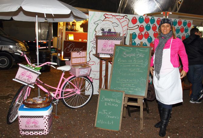 O evento também contou com food bikes, como o da Sugar Bike. Foto: Paulo Lisbôa/Gazeta do Povo O evento também contou com food bikes, como o da Sugar Bike. Foto: Paulo Lisbôa/Gazeta do Povo