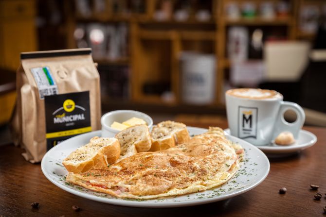 Os omeletes custam a partir de R$ 11,90. Foto: Fernando Zequinão / Gazeta do Povo. Os omeletes custam a partir de R$ 11,90. Foto: Fernando Zequinão / Gazeta do Povo.