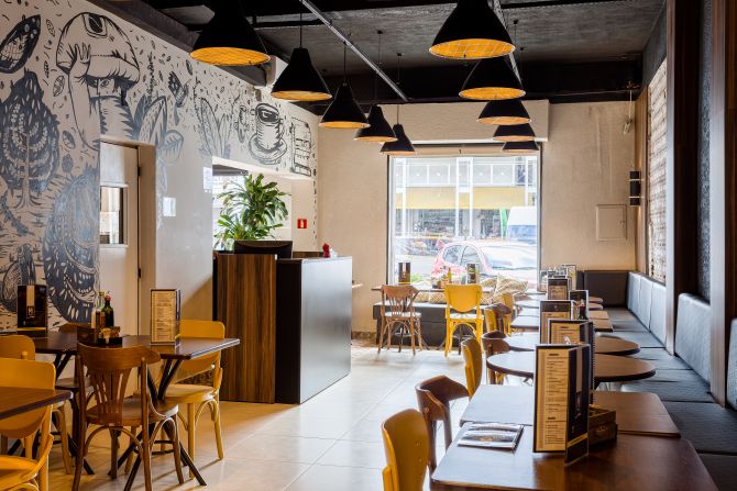 A cafeteria fica próxima ao Mercado Municipal. Foto: Fernando Zequinão / Gazeta do Povo. A cafeteria fica próxima ao Mercado Municipal. Foto: Fernando Zequinão / Gazeta do Povo.