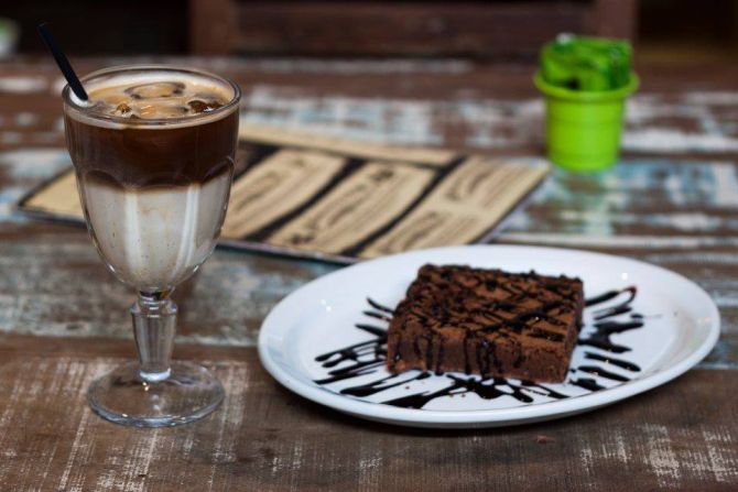 Brownie e café do Brooklyn Coffee Shop. Foto: Luiz Cesar Mello Jr/Divulgação Brownie e café do Brooklyn Coffee Shop. Foto: Luiz Cesar Mello Jr/Divulgação