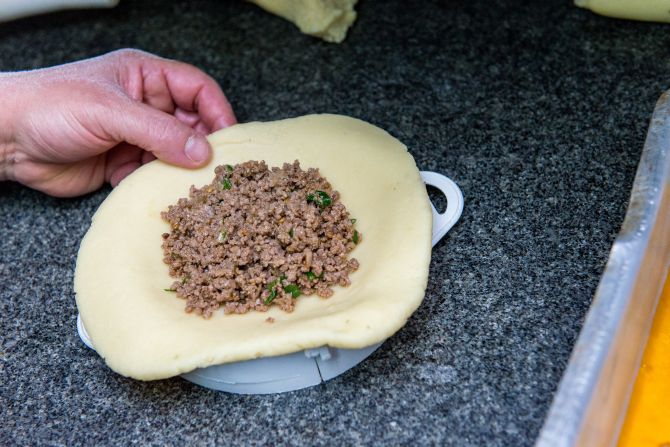 Aprenda a fazer o famoso rissole do Bar do Dante Aprenda a fazer o famoso rissole do Bar do Dante