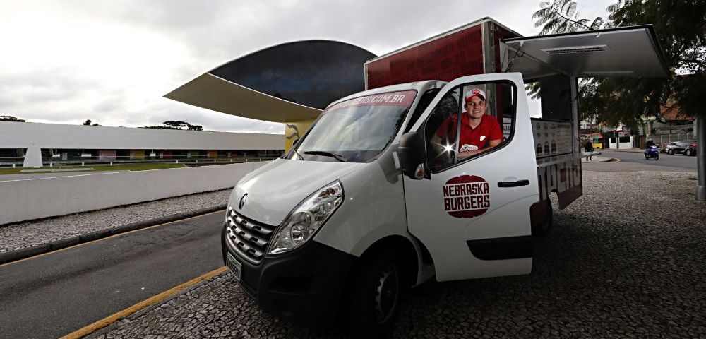 Food trucks começam a circular nos locais públicos em agosto, diz secretário Food trucks começam a circular nos locais públicos em agosto, diz secretário