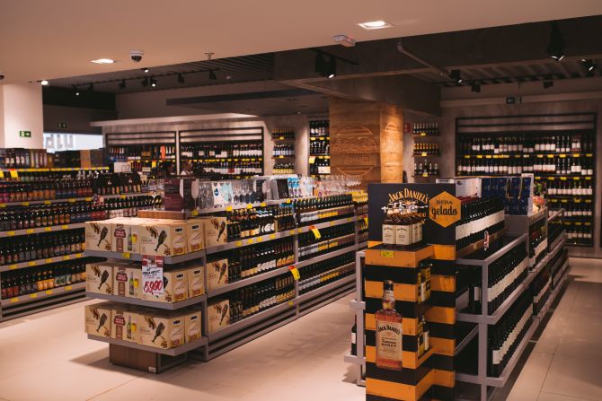 Londrina tem primeiro mercado do PR a vender growler de cerveja artesanal Londrina tem primeiro mercado do PR a vender growler de cerveja artesanal