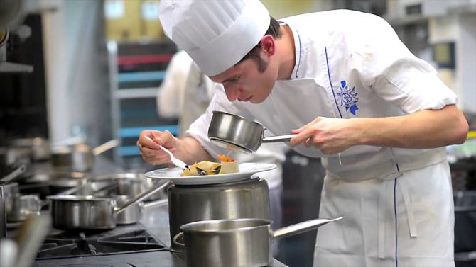Aluno da Le Cordon Bleu. Foto: reprodução/facebook. Aluno da Le Cordon Bleu. Foto: reprodução/facebook.