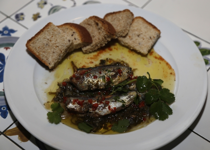 Escabeches de sardinha do bar Ornitorrinco Escabeches de sardinha do bar Ornitorrinco