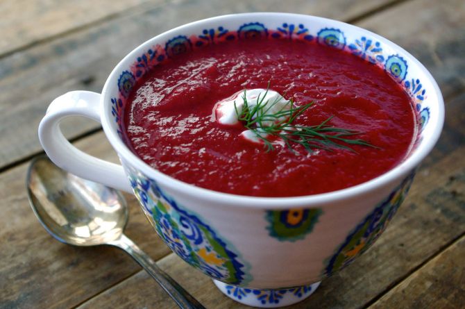 Barszcz burakowy (caldo de beterraba), uma das receitas que serão ensinadas na aula-show. Foto: Divulgação Barszcz burakowy (caldo de beterraba), uma das receitas que serão ensinadas na aula-show. Foto: Divulgação