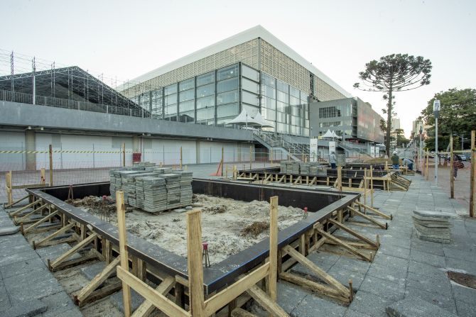 Quadra Gastrô, espaço para eventos com entrada pela Rua Buenos Aires, inaugura em setembro. Foto: Hugo Harada/Gazeta do Povo. Quadra Gastrô, espaço para eventos com entrada pela Rua Buenos Aires, inaugura em setembro. Foto: Hugo Harada/Gazeta do Povo.