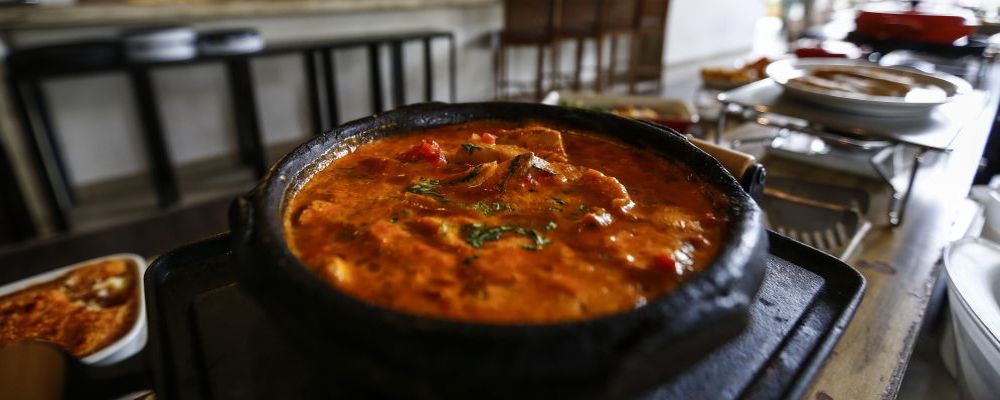 Buffet de frutos do mar no Bar do Victor